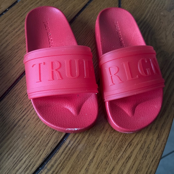 True religion Kid slides